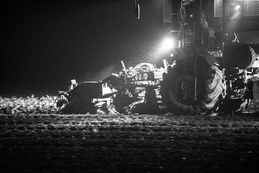 Rübenroder bei Nacht, Bilder aus der Landwirtschaft